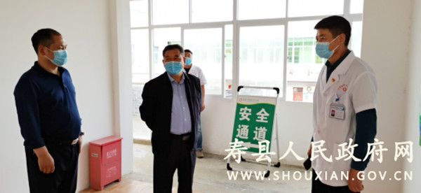 淮南壽縣縣委常委、副縣長(zhǎng)閆明圣督導(dǎo)三覺(jué)鎮(zhèn)疫情防控工作