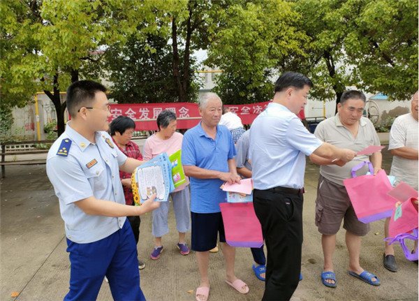 淮南大通區(qū)安委辦深度結(jié)合黨史學(xué)習(xí)教育開展安全生產(chǎn)宣傳進社區(qū)