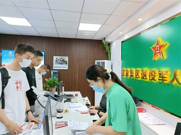 淮南：歡迎回家！——謝家集區(qū)迎接退役士兵榮歸！