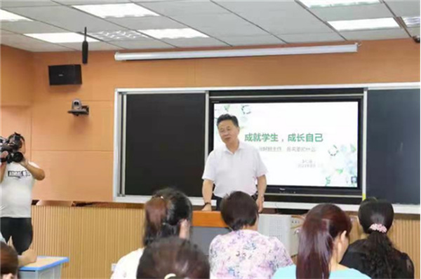 淮南市：助力教師專業(yè)化成長 ---市實驗中學(xué)與潘集實驗中學(xué)結(jié)對幫扶工作開啟