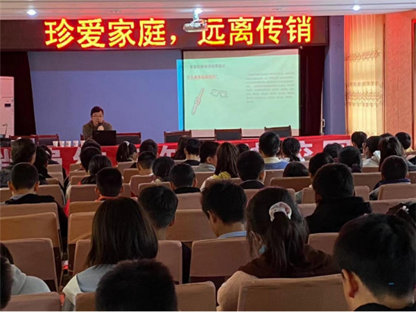 淮南潘集區(qū)市場監(jiān)管局開展消費者信用維權(quán)、防傳銷進校園活動