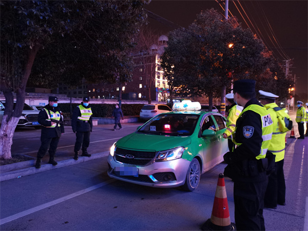淮南交警超強(qiáng)“獵虎”進(jìn)行中，酒駕查不停！